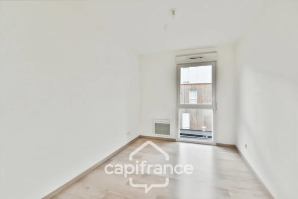 À LOUER – TOURCOING – Appartement T3 récent avec balcon exposé sud et double stationnement