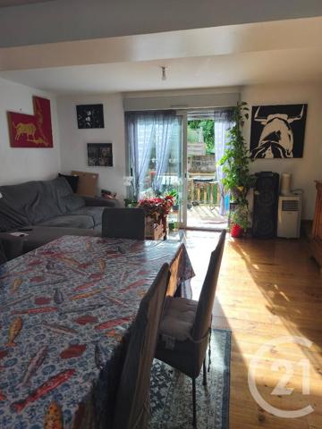 Maison à vendre  5 pièces - 122,30 m 2   ST PIERRE DU MONT  - 40