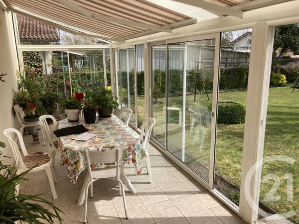 Maison à vendre  5 pièces - 122,30 m 2   ST PIERRE DU MONT  - 40