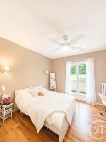 Maison à vendre  5 pièces - 122,30 m 2   ST PIERRE DU MONT  - 40