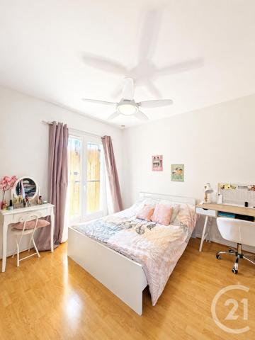 Maison à vendre  5 pièces - 122,30 m 2   ST PIERRE DU MONT  - 40