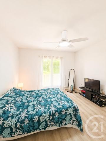 Maison à vendre  5 pièces - 122,30 m 2   ST PIERRE DU MONT  - 40