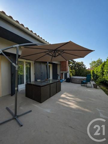 Maison à vendre  5 pièces - 122,30 m 2   ST PIERRE DU MONT  - 40