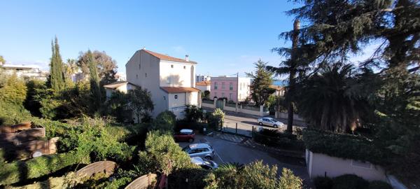 Golfe Juan (06220) BEAU 2P AVEC PISCINE AU ROOF TOP