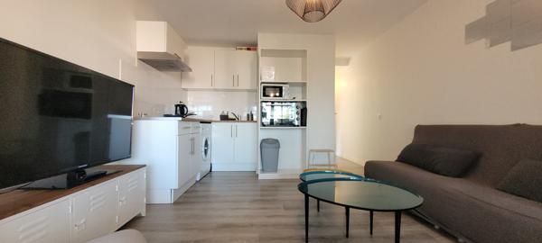 Golfe Juan (06220) BEAU 2P AVEC PISCINE AU ROOF TOP