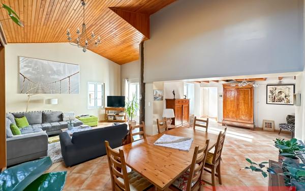 Maison à vendre    8 pièces •  Lagrave