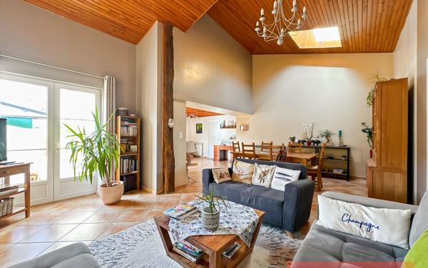 Maison à vendre    8 pièces •  Lagrave