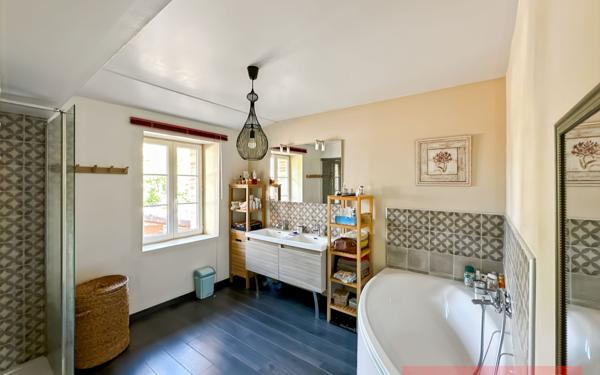 Maison à vendre    8 pièces •  Lagrave