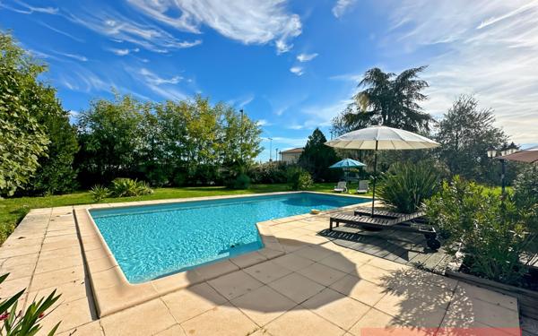 Maison à vendre    8 pièces •  Lagrave