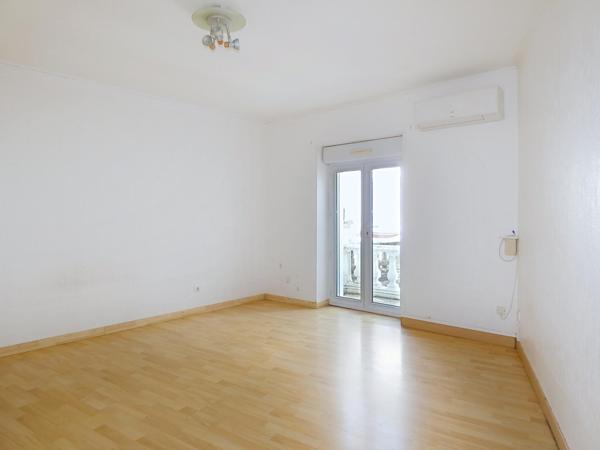 Maison de village 83m² 2 chambres avec cour, terrasse, garage et petite dépendance