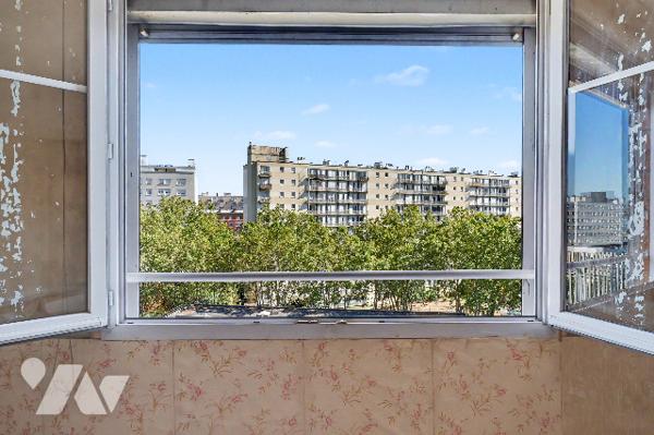 Dernier étage avec ascenseur, à 3 minutes à pieds de la station CHATILLON-MONTROUGE,