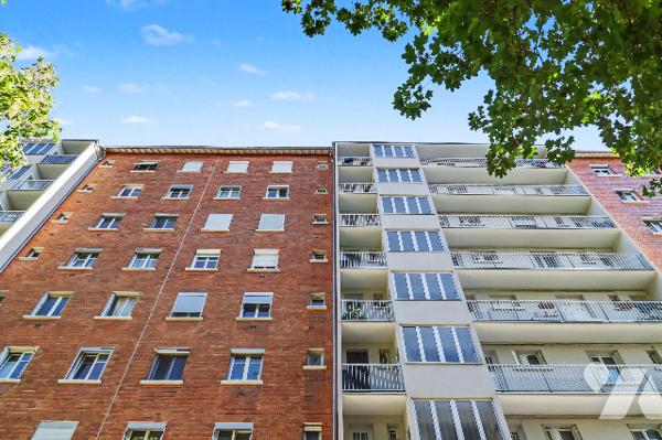 Dernier étage avec ascenseur, à 3 minutes à pieds de la station CHATILLON-MONTROUGE,