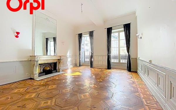 Appartement à vendre    3 pièces • 90 m2 Lyon 1