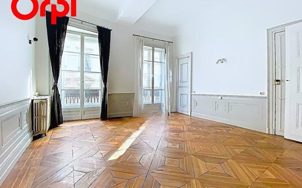 Appartement à vendre    3 pièces • 90 m2 Lyon 1