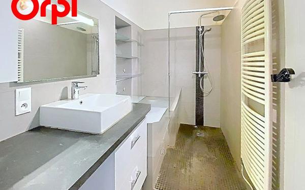 Appartement à vendre    3 pièces • 90 m2 Lyon 1