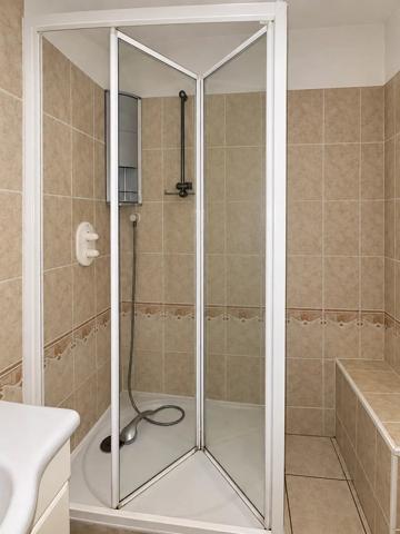 Vente                                                      Appartement
                        
                     2 pièces                      42 m2                     à Cesson