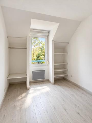 Vente                                                      Appartement
                        
                     2 pièces                      42 m2                     à Cesson