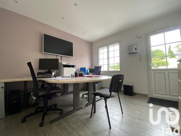 Maison 7 pièces de 141 m² à Aizenay (85190)