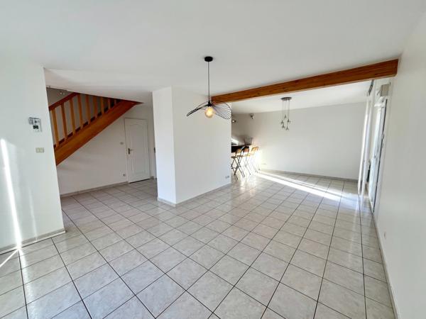 Maison
                                                                                                                                                                                                                                                                                                                        5 pièce(s)                                                                                                                                                                                                          3 chambre(s)                                                                                                                                                                                                          103  m²