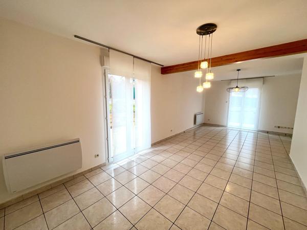 Maison
                                                                                                                                                                                                                                                                                                                        5 pièce(s)                                                                                                                                                                                                          3 chambre(s)                                                                                                                                                                                                          103  m²