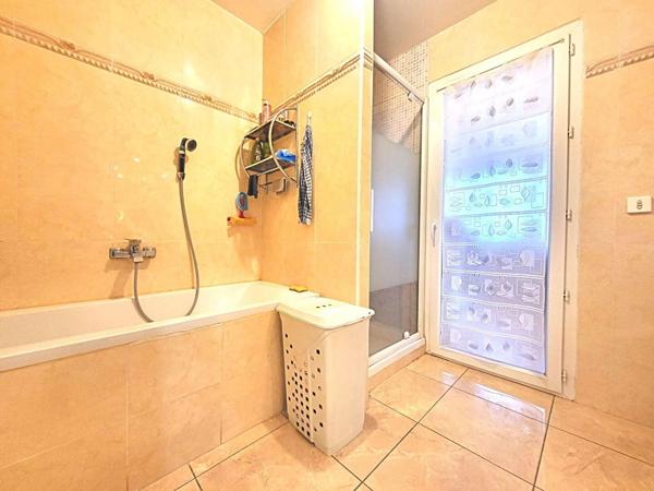 À vendre - Maison traditionnelle, 5 pièces située à Perpignan (66000)