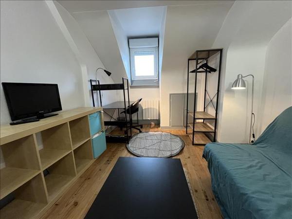 Appartement à louer 515 € CC Tours 1 pièce 15 m² DPE D
