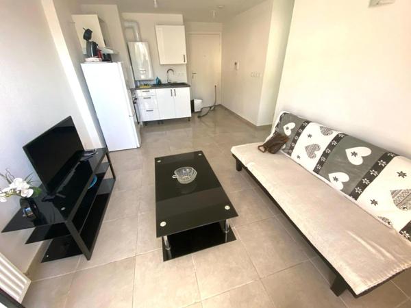 Appartement récent, dernier étage, vue