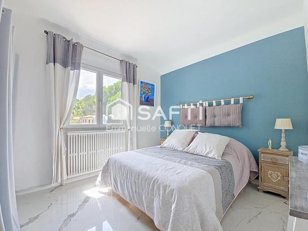 Maison 4 faces de 122 m² habitables avec garage et annexes