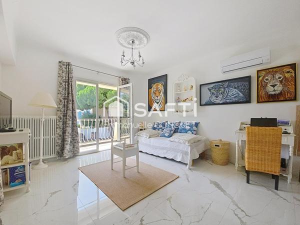 Maison 4 faces de 122 m² habitables avec garage et annexes