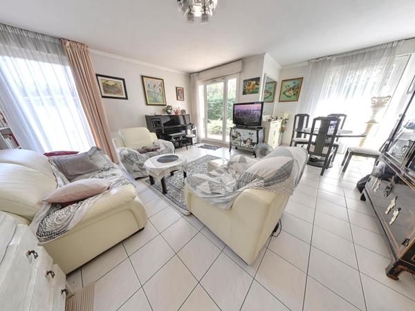 Appartement Noisy Le Grand 3 pièce(s) avec jardin de 94m²