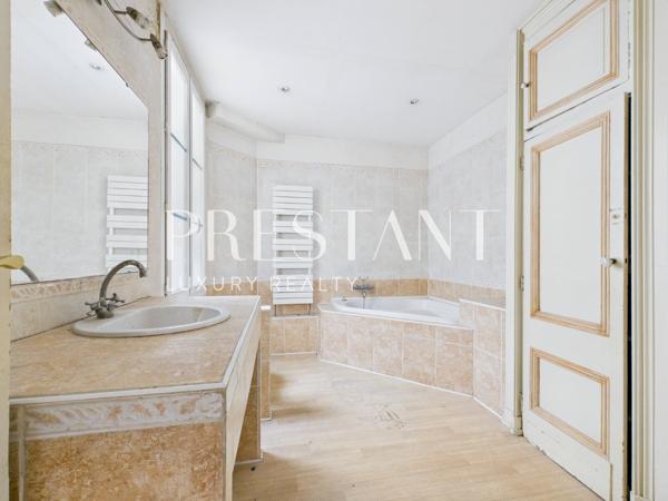 APPARTEMENT HAUSSMANNIEN – 168 M² – PORTE DE BOURGOGNE, BORDEAUX