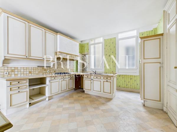 APPARTEMENT HAUSSMANNIEN – 168 M² – PORTE DE BOURGOGNE, BORDEAUX