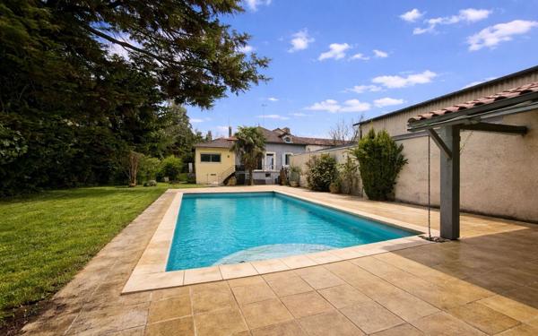 Maison à vendre    6 pièces • 298 m2 Aussillon