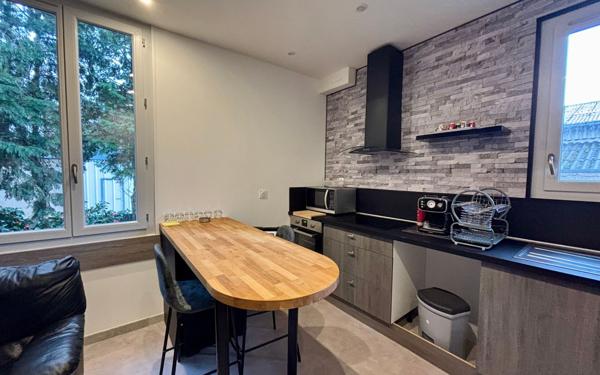 Maison à vendre    6 pièces • 298 m2 Aussillon