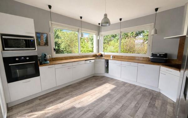 Maison à vendre    6 pièces • 298 m2 Aussillon