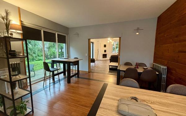 Maison à vendre    6 pièces • 298 m2 Aussillon