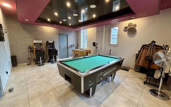 Maison à vendre    6 pièces • 298 m2 Aussillon