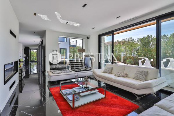 AUGUSTA – VILLA CONTEMPORAINE AVEC PISCINE A CHIBERTA – 6 PERSONNES, ANGLET