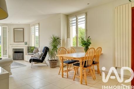Location maison 5 pièces 117 m² Bougival