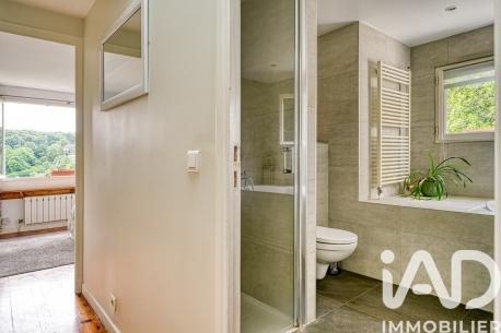 Location maison 5 pièces 117 m² Bougival