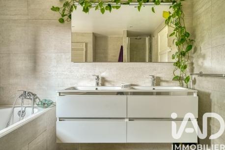 Location maison 5 pièces 117 m² Bougival