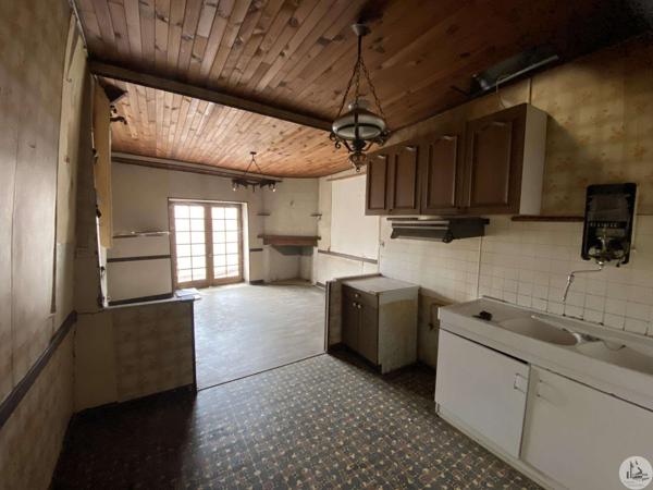 Un immeuble à rénover à Castillonnès