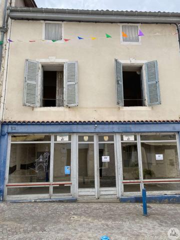 Un immeuble à rénover à Castillonnès