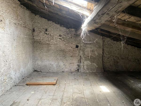 Un immeuble à rénover à Castillonnès
