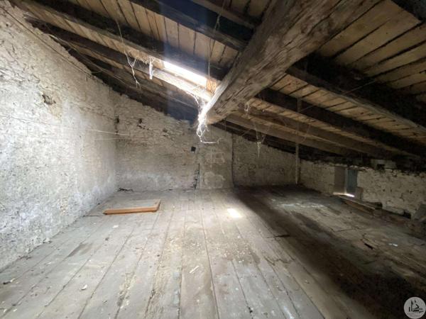 Un immeuble à rénover à Castillonnès