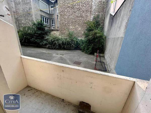 Appartement à louer 2 pièces 67m²