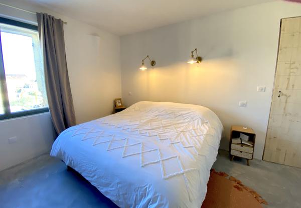 Uzès region, joli village avec commerces, grand Mas, renové avec charme, 200 m2 sur jardin de 2400 m2 avec pis Uzès (30700)