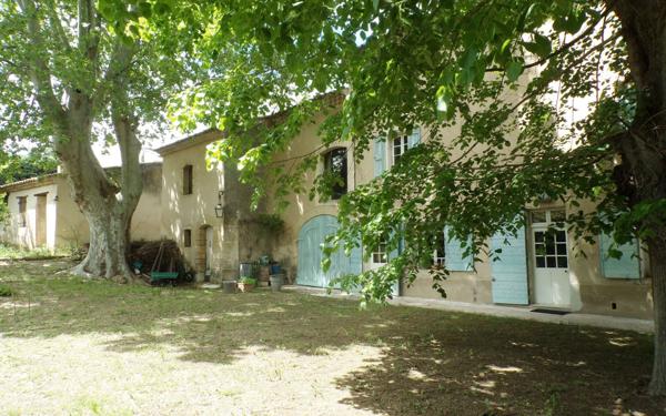 Maison à vendre    10 pièces • 325 m2 La Tour-d'Aigues