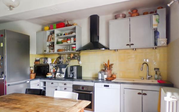 Maison à vendre    10 pièces • 325 m2 La Tour-d'Aigues