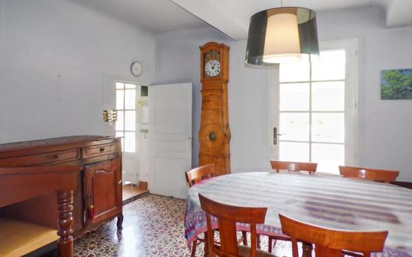 Maison à vendre    10 pièces • 325 m2 La Tour-d'Aigues